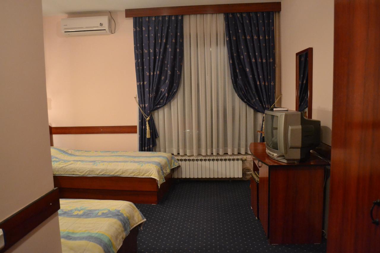 Hotel Mimoza Κουμάνοβο Εξωτερικό φωτογραφία