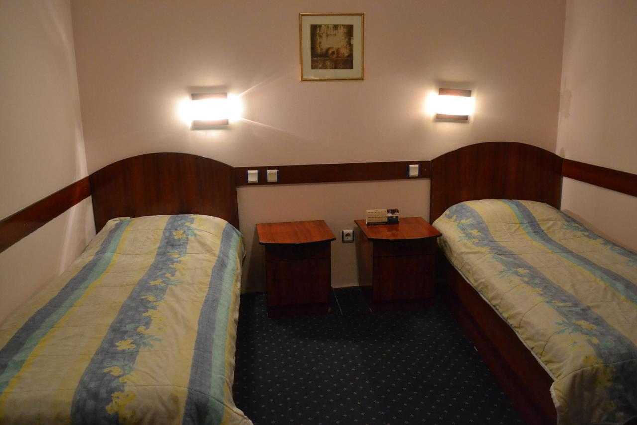 Hotel Mimoza Κουμάνοβο Εξωτερικό φωτογραφία