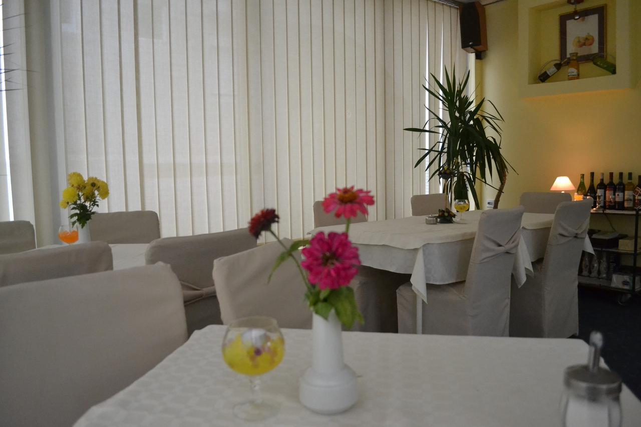 Hotel Mimoza Κουμάνοβο Εξωτερικό φωτογραφία