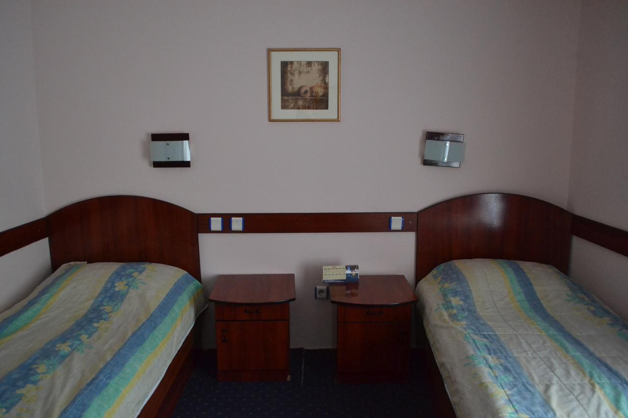 Hotel Mimoza Κουμάνοβο Εξωτερικό φωτογραφία